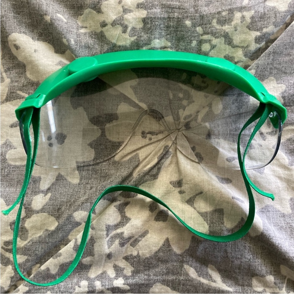 Lab Safety Goggles - Picture 2 of 3